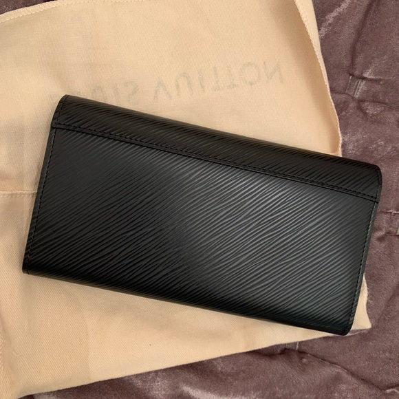 Louis Vuitton Epi Leather Wallet - Picture 2 of 4
